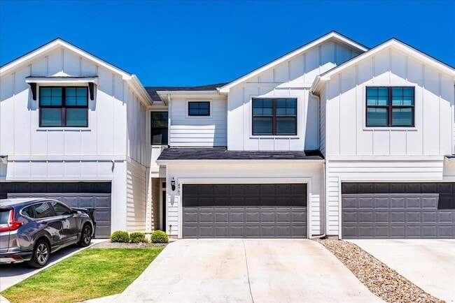 Building Photo - 496 Fieldwood Dr Unit B