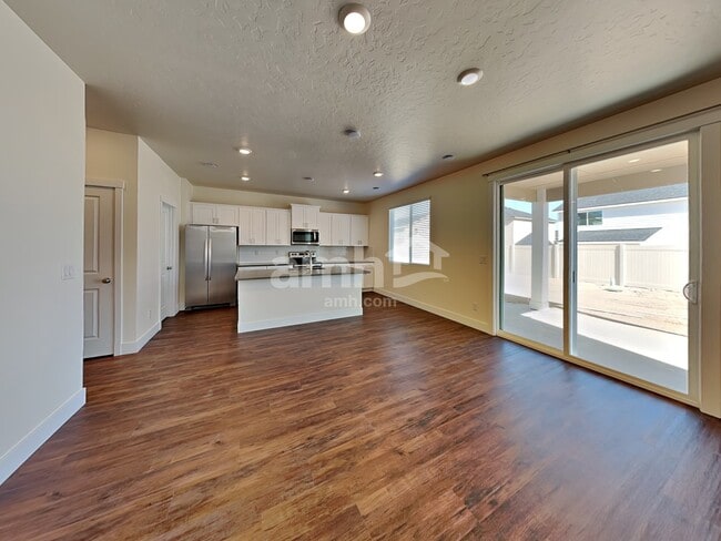 Photo - 1390 E Ludlow St