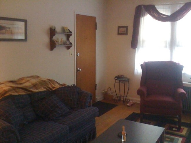 Photo - 631 Plymouth Rd