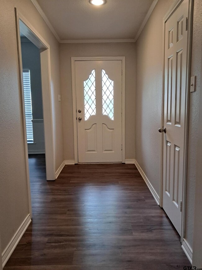 Photo - 704 Becky Dr