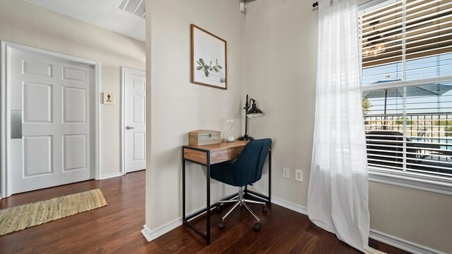 Photo - 705 Village Way Apartamento Unidad 8202