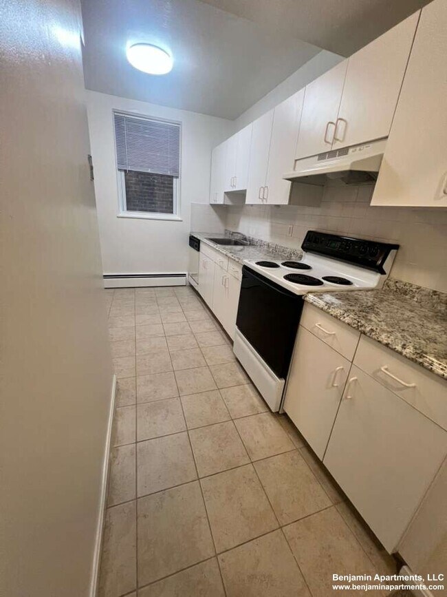 Photo - 17 Green St Unit B1