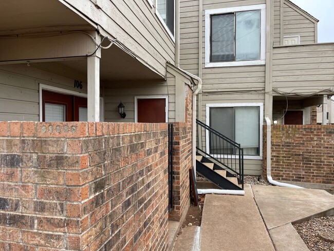 Building Photo - fireplace and all appliances close to ever... Rental