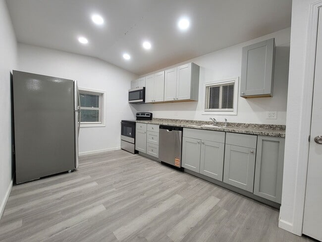 Photo - 2904 4th St Unit D&A B1 #2