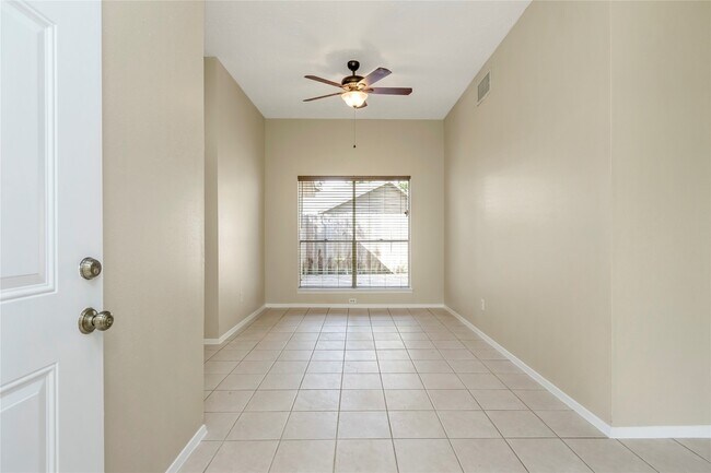 Photo - 6903 Foxmont Ln