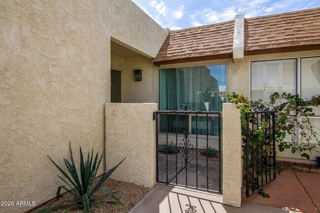 Photo - 1923 E Duke Dr