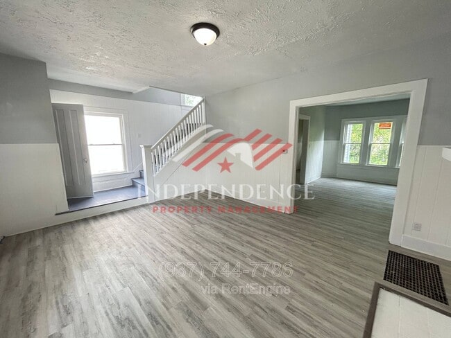 Building Photo - 949 Ferndale Ave