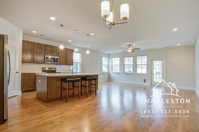 Photo - 7824 Montview Rd