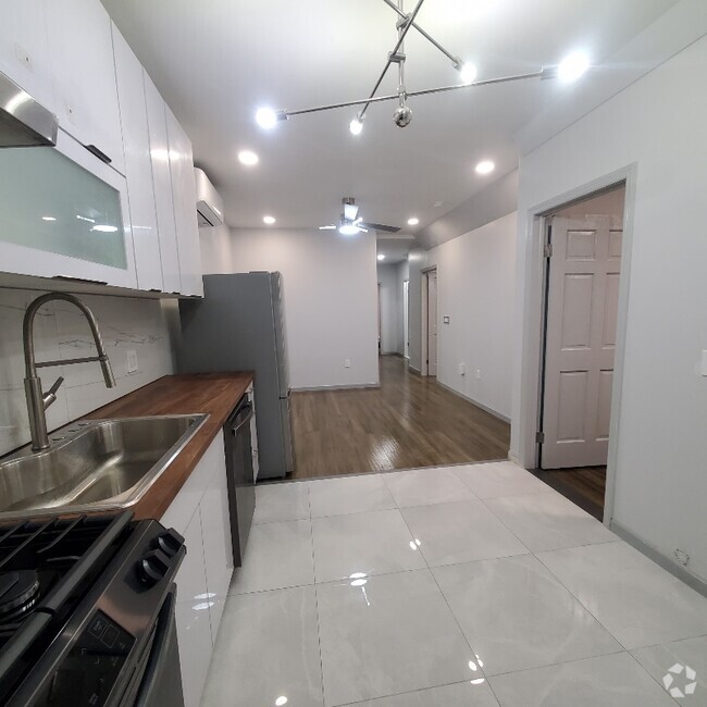 Building Photo - 232 1st St Rental