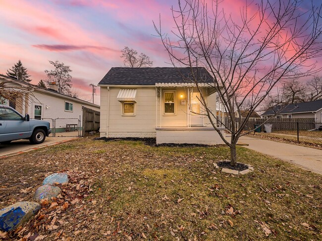 Building Photo - Fresh Start in the Heart of Hazel Park – 3 Bedroom Charmer on Powell Ave