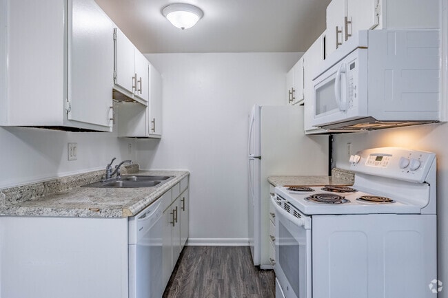 Interior Photo - Prime Square Rental