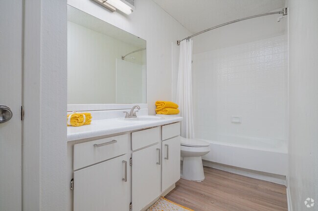 2BR, 2BA - 928SF Bathroom 1