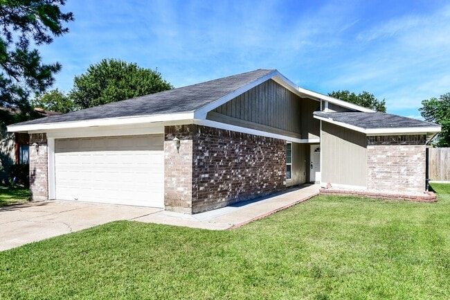 Building Photo - 17422 Lobo Trail