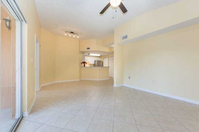 5080 Fairways Cir Unit G301
