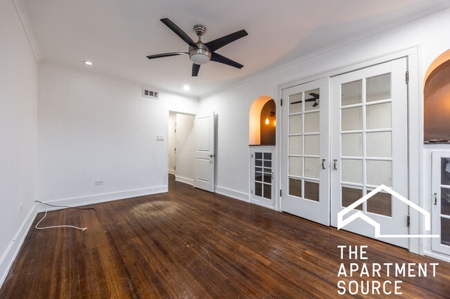 Photo - 3716 W Belmont Ave Unit 2