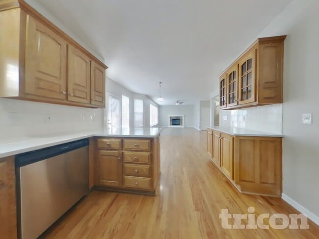 Photo - 2220 Makayla Ln