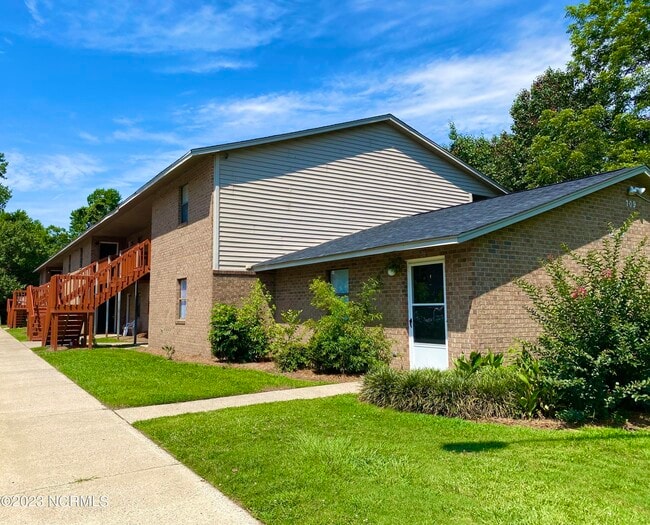Building Photo - 709 Patton Cir Rental