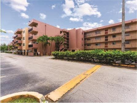 Building Photo - 401 NW 72nd Ave Unit 408-C