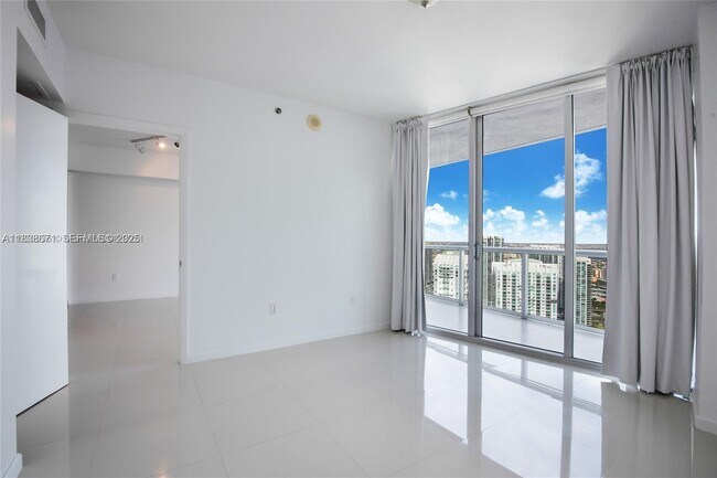 Photo - 465 Brickell Ave Unit 4904