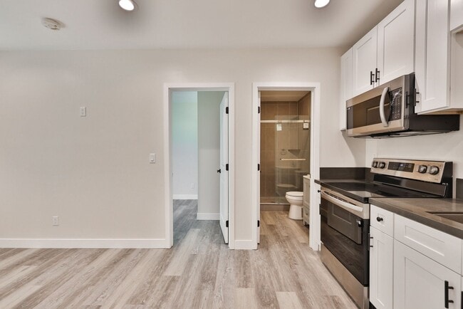 3758-3764 Louisiana St  - 3764