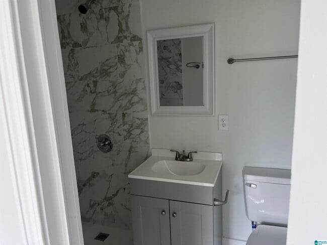 Photo - 2526 Lee Ave SW
