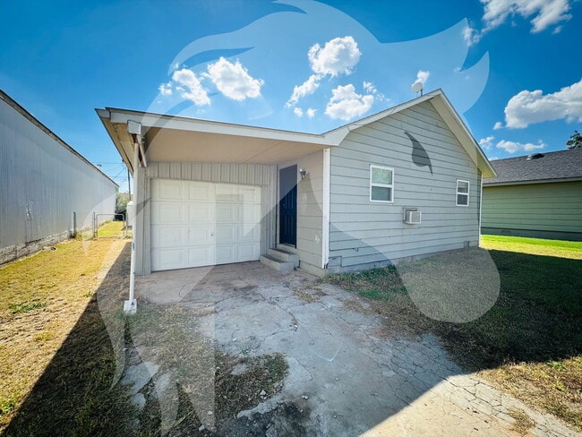 "Charming 2-Bedroom Home in Woodward – You... - "Charming 2-Bedroom Home in Woodward – You...