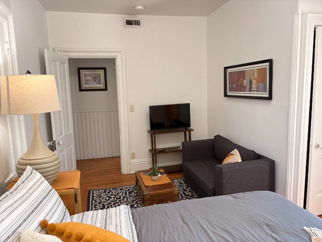 Photo - 724.5 Chapin St Unit JB