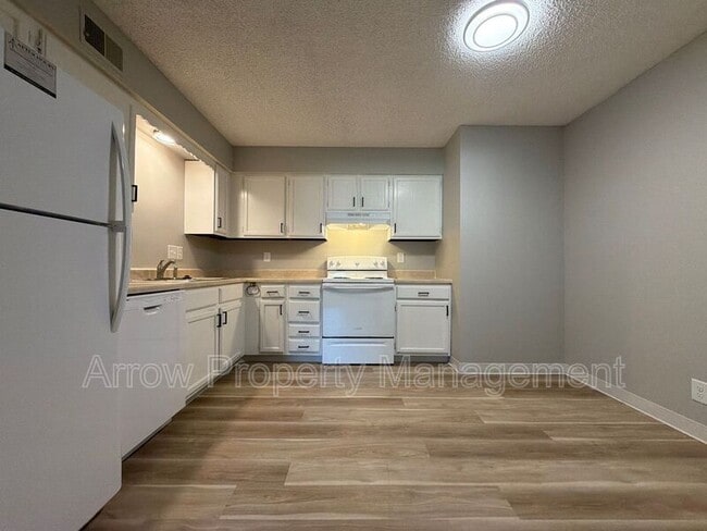 Photo - 320 Lincoln St Unit 9
