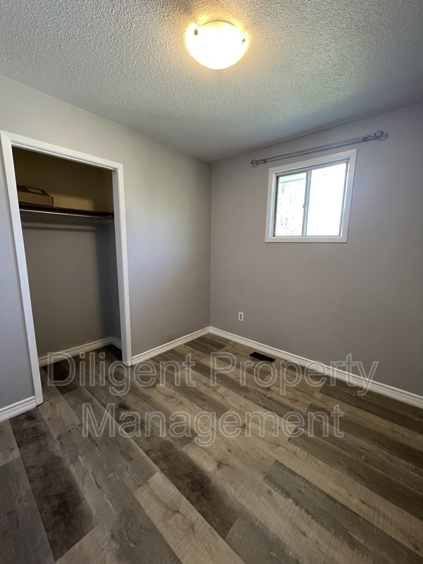 Photo - 2148 Springwood Rd