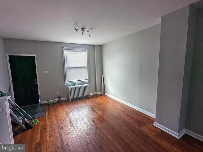 Photo - 3175 Tulip St