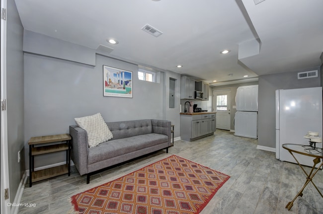 Building Photo - 5403 Chillum Pl NE Unit 5403