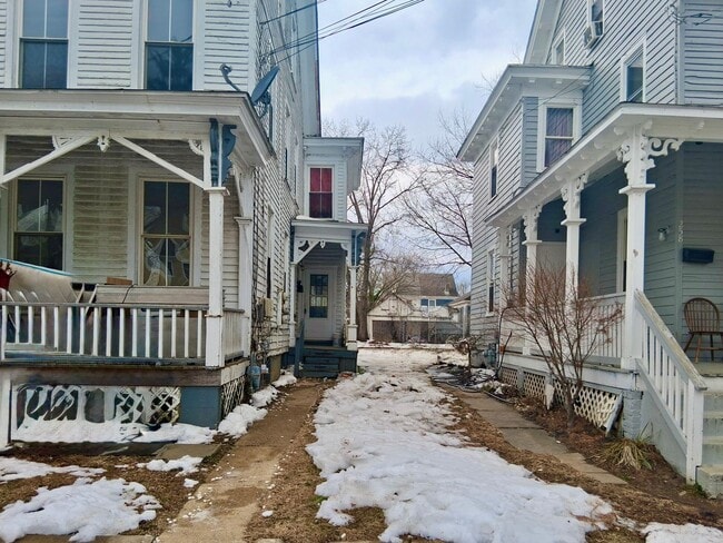 Photo - Updated 2 Bedroom Apartment FOR RENT in Bridgeton NJ $1350 Unit #1