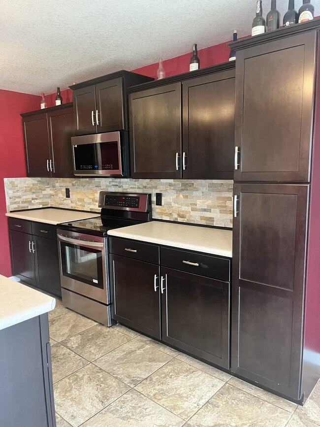 Photo - 78 Viking Oak