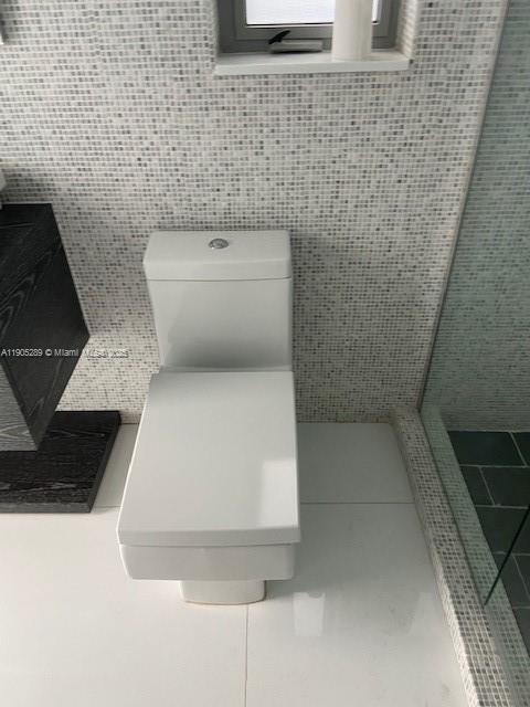 Photo - 1000 N Shore Dr