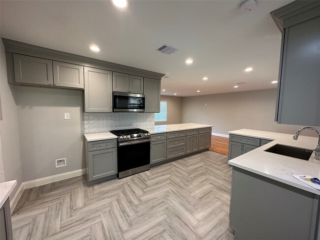 Photo - 1701 Buchanan St