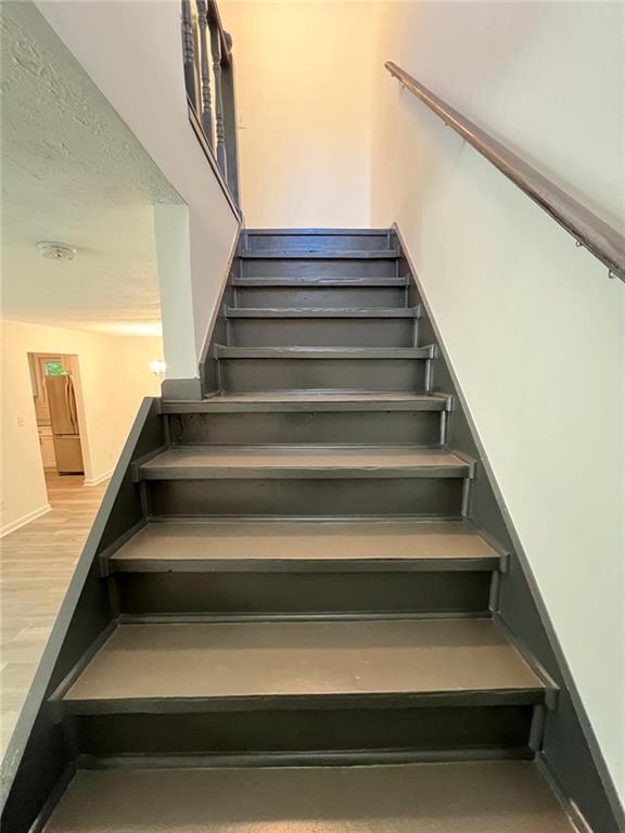 Photo - 2082 Lenoa Ln