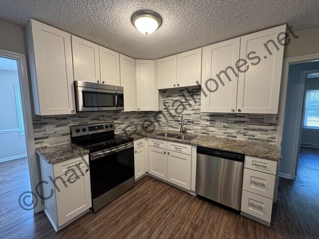 Photo - Nice 3 bedroom 2 bath home in Charlotte!