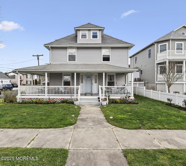 Photo - 119 Forman Ave House