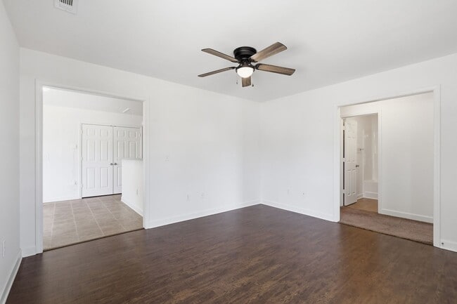 305 S Calhoun St
