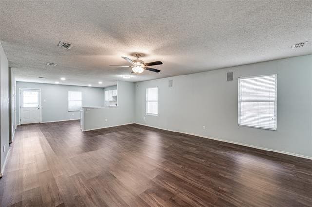 Building Photo - 8405 Seven Oaks Ln Rental