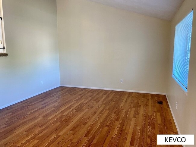 Photo - Beautiful Three Bedroom Home!