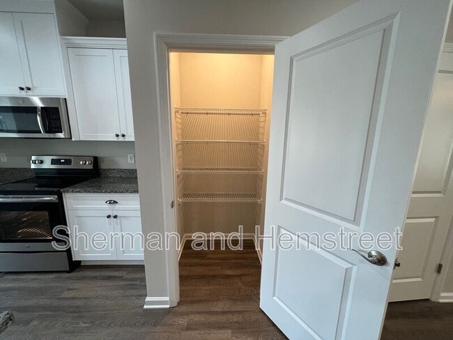 Photo - 672 Dobhill Ln Unit 672