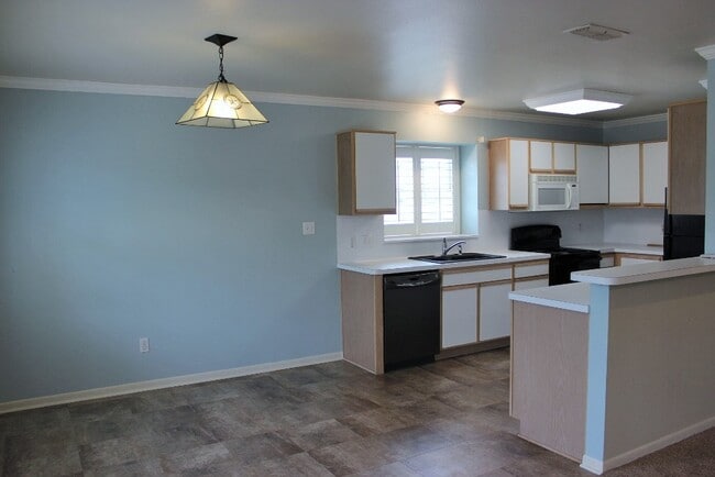 Photo - 347 Stone Hill Dr