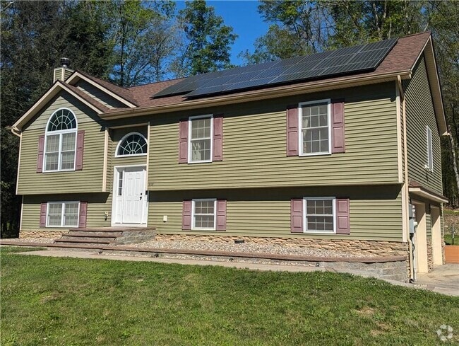 Building Photo - 409 Burlingham Rd Rental