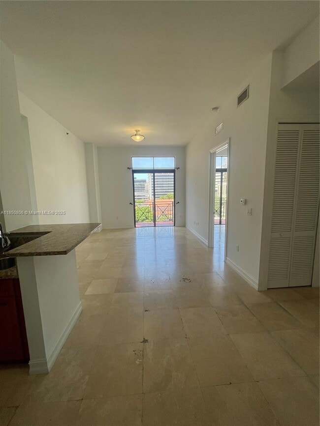 Building Photo - 1805 Ponce de Leon Blvd Unit 633