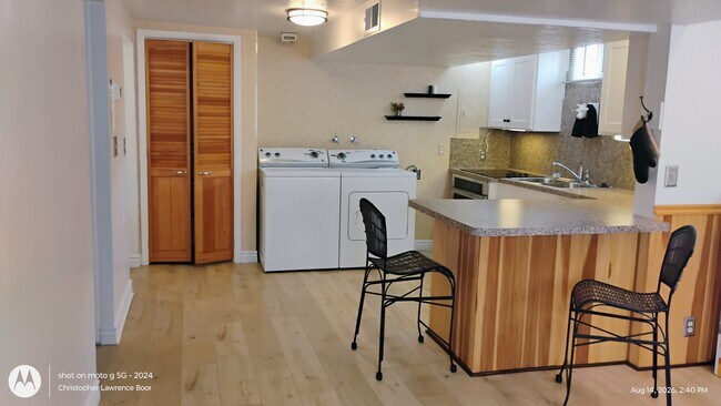 3619 Van Buren Ave Unidad basement apartment