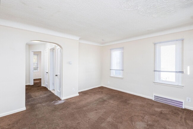 Photo - 20209 Revere St