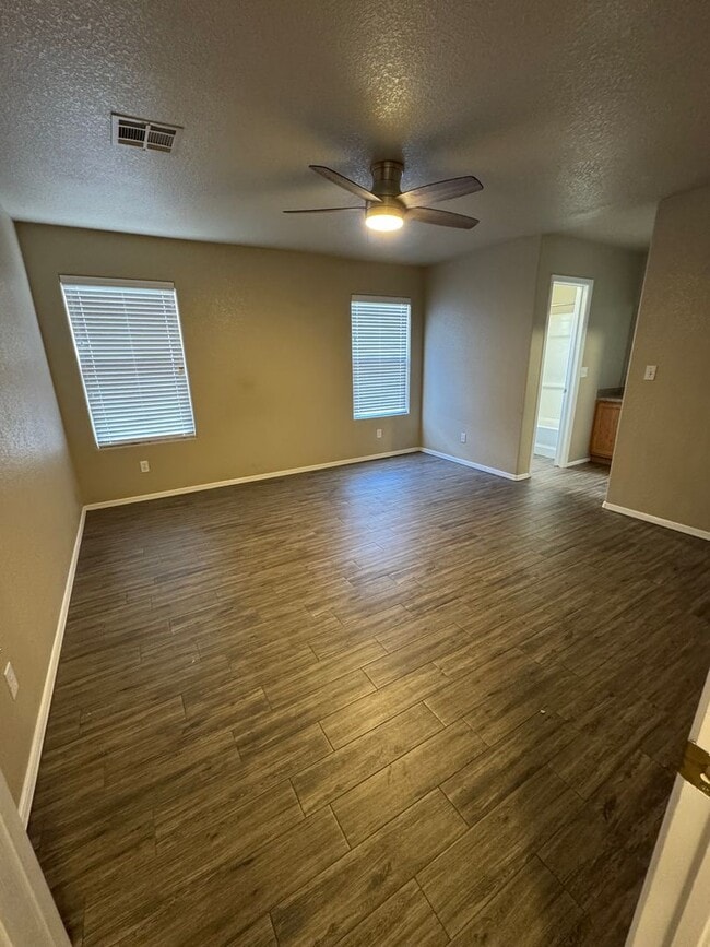 Photo - *$500 off first months rent?Beautiful 3 Be...