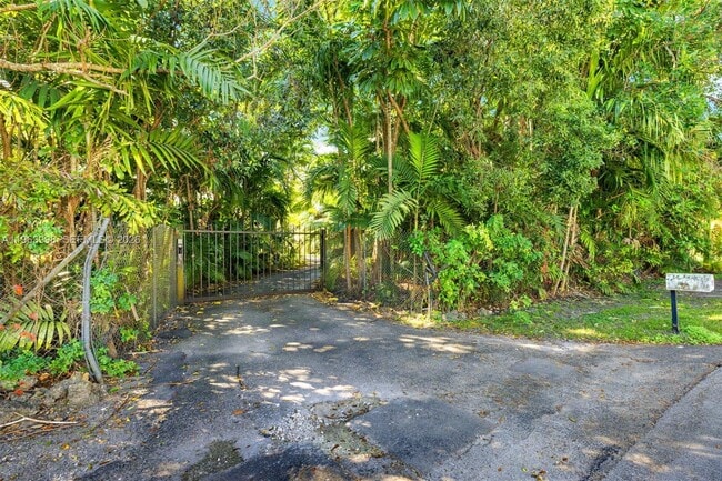 Photo - 10110 SW 66th St