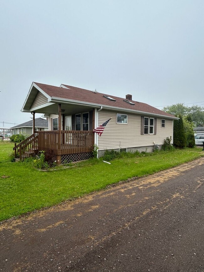 Photo - AVAILABLE AUGUST- 2 Bedroom, 1 Bath Home!